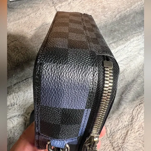 ‼️SOLD‼️Limited Edition Alpha Graphite UNISEX Bumbag💙🖤💙 - Picture 11 of 16